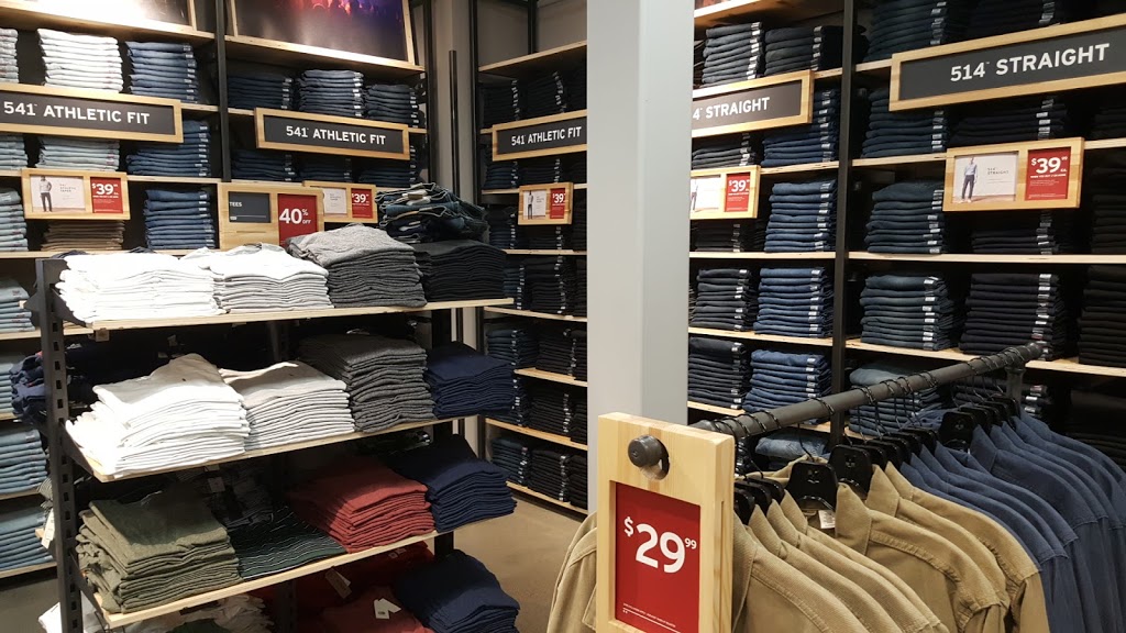 Levis Outlet Store | 3965 Eagan Outlets Pkwy Suite 510, Eagan, MN 55122, USA | Phone: (651) 454-1121