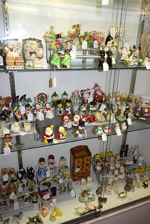 Paramount Antique Mall | 13200 US-54, Wichita, KS 67235, USA | Phone: (316) 722-0500