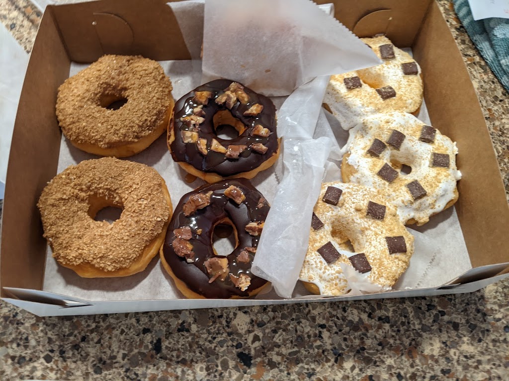 East Town Donuts | 1101 Caseyville Rd Suite E, Caseyville, IL 62232, USA | Phone: (618) 803-0407