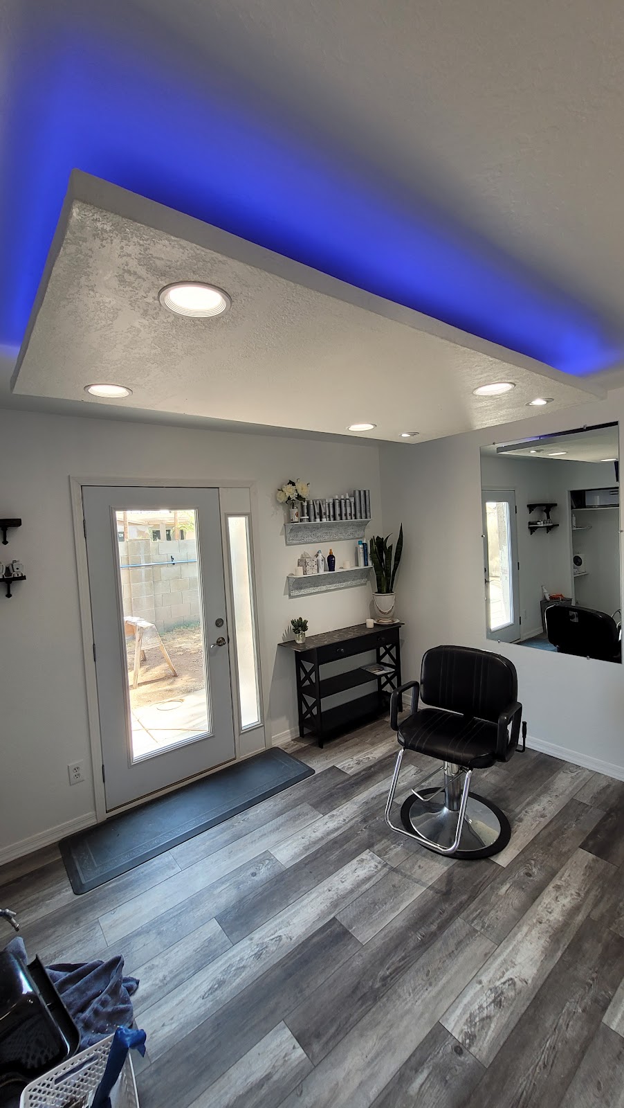 Donna Balch Salon | Suite 3125, Phoenix, AZ 85027 | Phone: (602) 799-7543