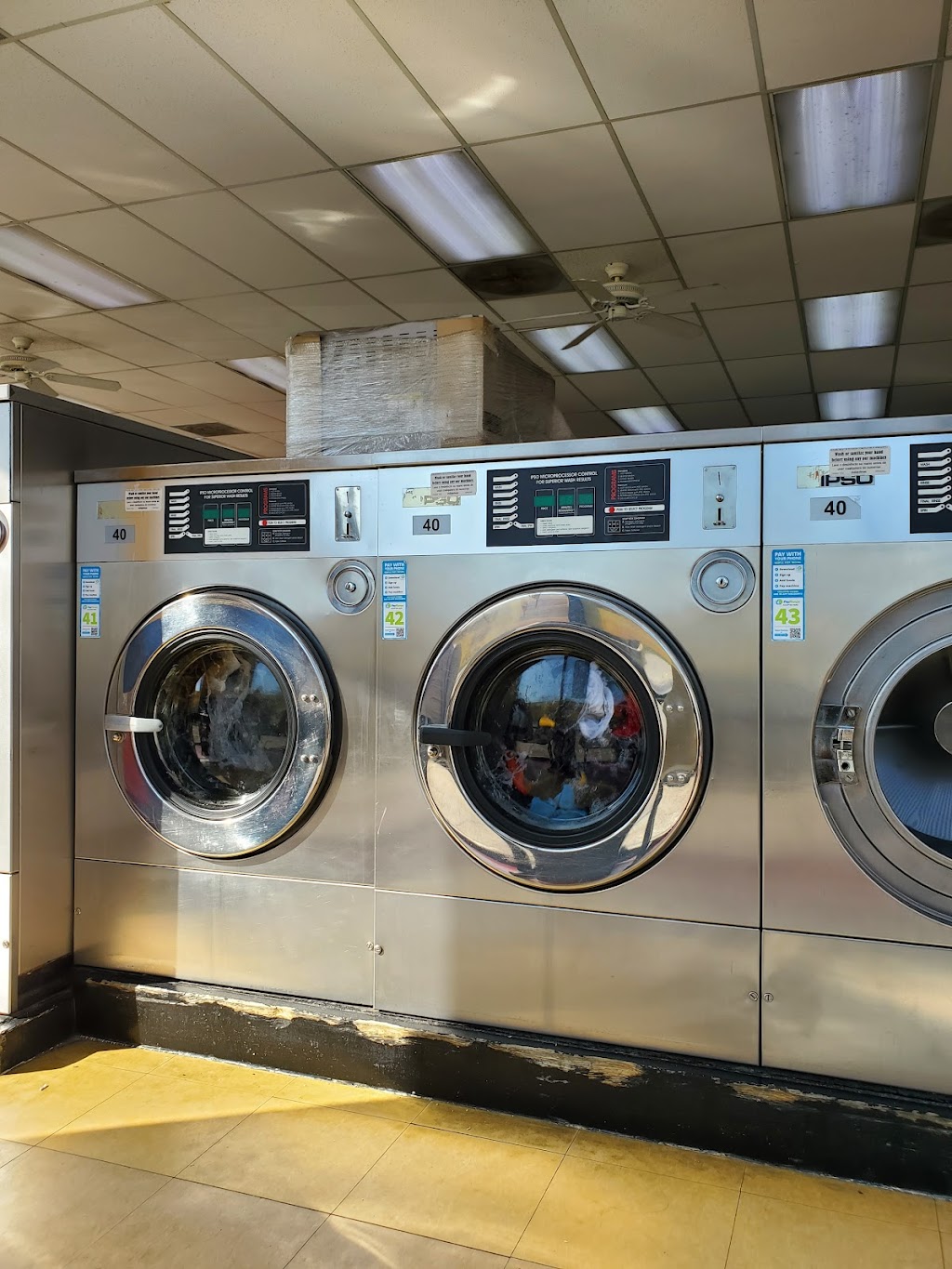 Royal Coin Laundry | 9901 Royal Ln #110, Dallas, TX 75231, USA | Phone: (214) 556-5773