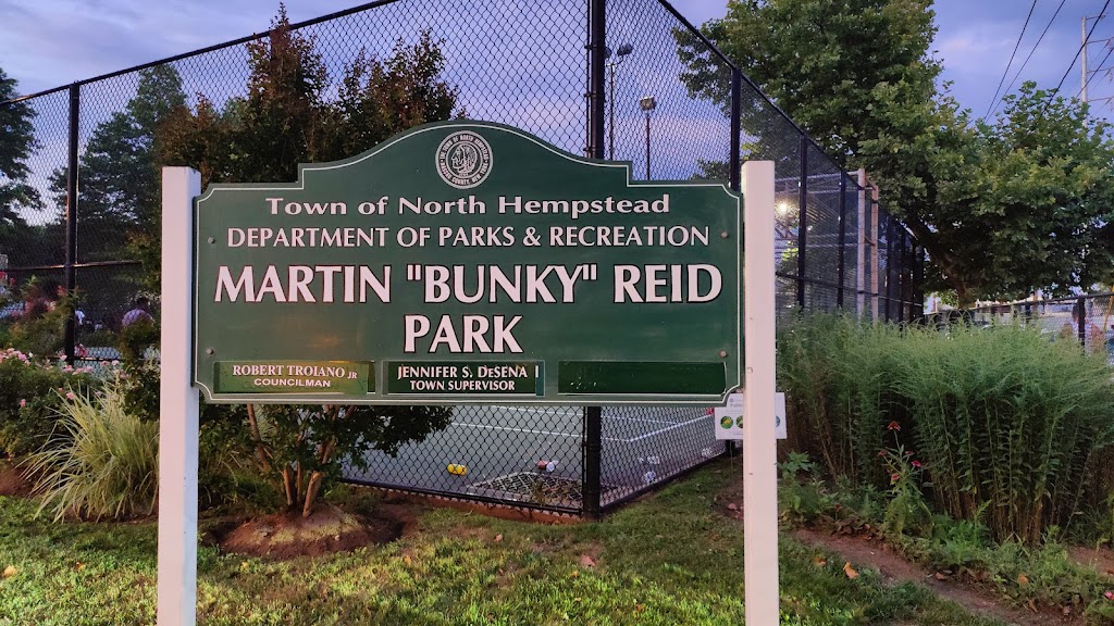 Martin Bunky Reid Park | Broadway Ave & Urban Ave, Westbury, NY 11590, USA | Phone: (516) 338-2787