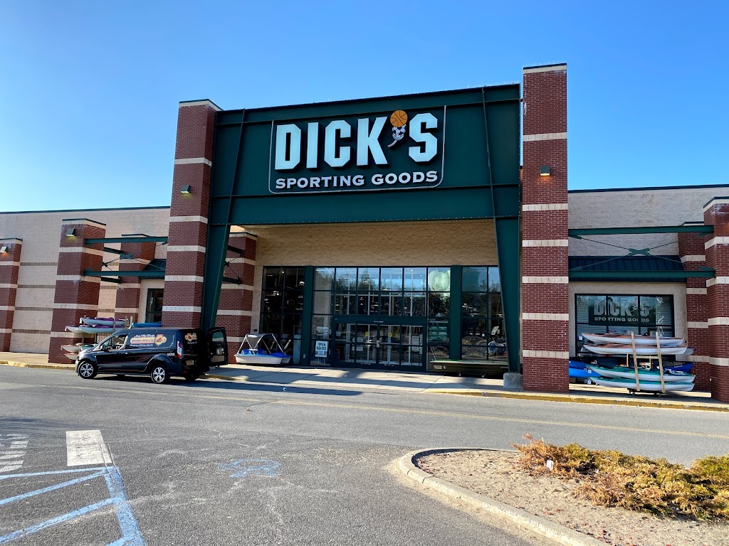 DICKS Sporting Goods | 3065 NY-50, Saratoga Springs, NY 12866, USA | Phone: (518) 583-7218