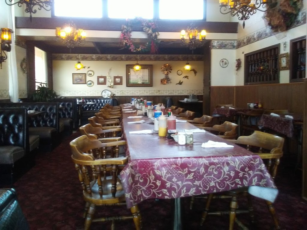 Golden Harvest Restaurant | 240 Main St, Halstead, KS 67056, USA | Phone: (316) 835-2500