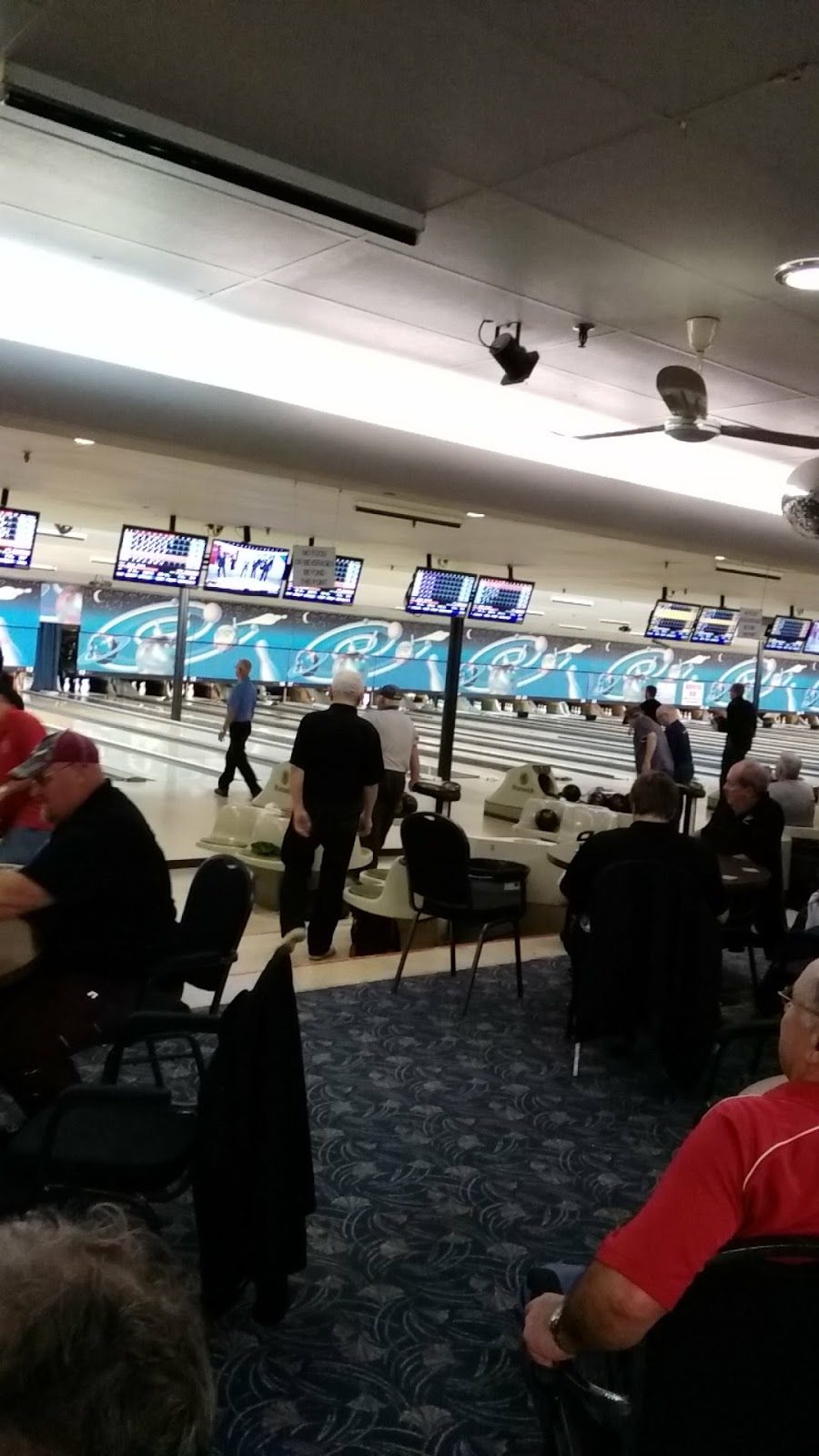 Jeffs Bowl-O-Rama | 968 Niagara St, Welland, ON L3C 1M6, Canada | Phone: (905) 732-7112