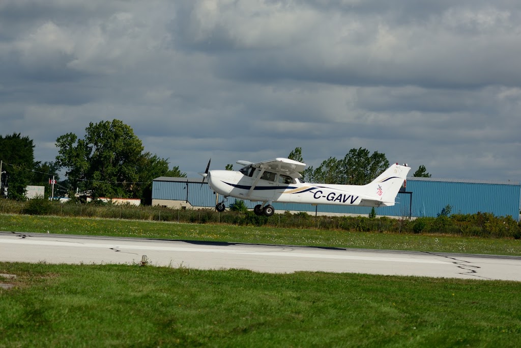 Windsor Flying Club | 2600 Airport Rd #105, Windsor, ON N8V 1A1, Canada | Phone: (519) 969-1320