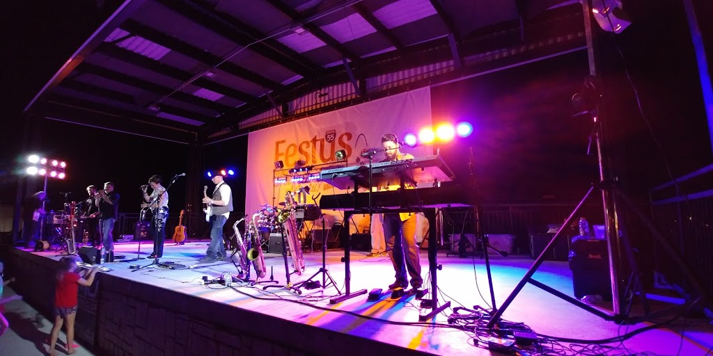 West City Park Stage | 2221 Sunshine Dr., Old State Hwy A, Festus, MO 63028, USA | Phone: (636) 937-4694