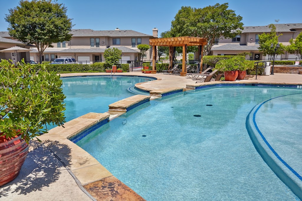 Verandas at City View | 7301 Oakmont Blvd, Fort Worth, TX 76132, USA | Phone: (833) 305-0803