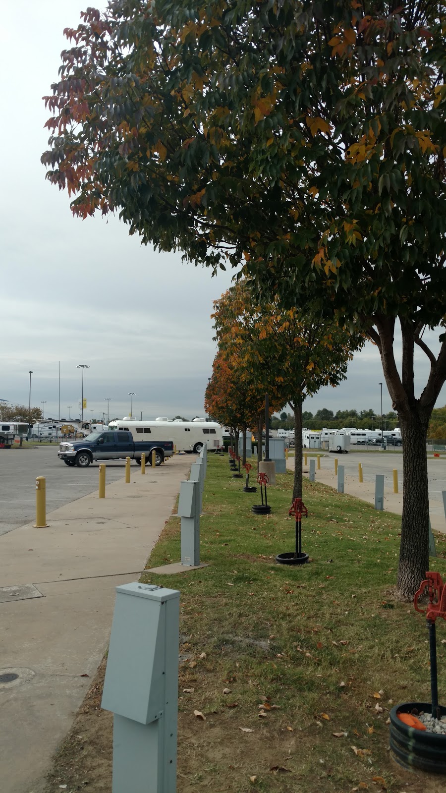 Expo Square RV Park | 3890 E 15th St, Tulsa, OK 74112, USA | Phone: (918) 744-1113