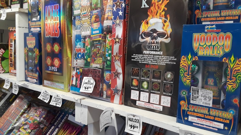 Alamo Fireworks Stand | 9488 FM1283, Lakehills, TX 78063, USA | Phone: (210) 667-1106