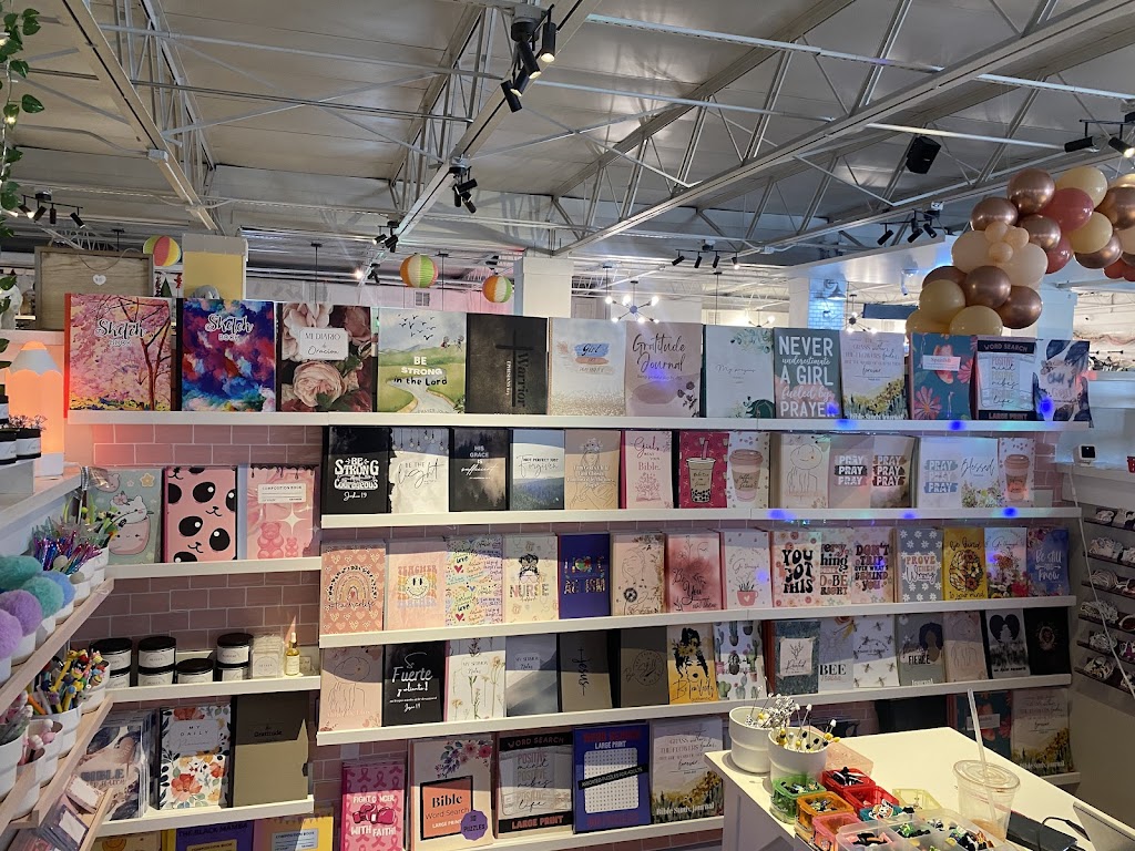 Que Linda Stationery Shop | 821 W Minneola Ave, Clermont, FL 34711, USA | Phone: (352) 910-4656