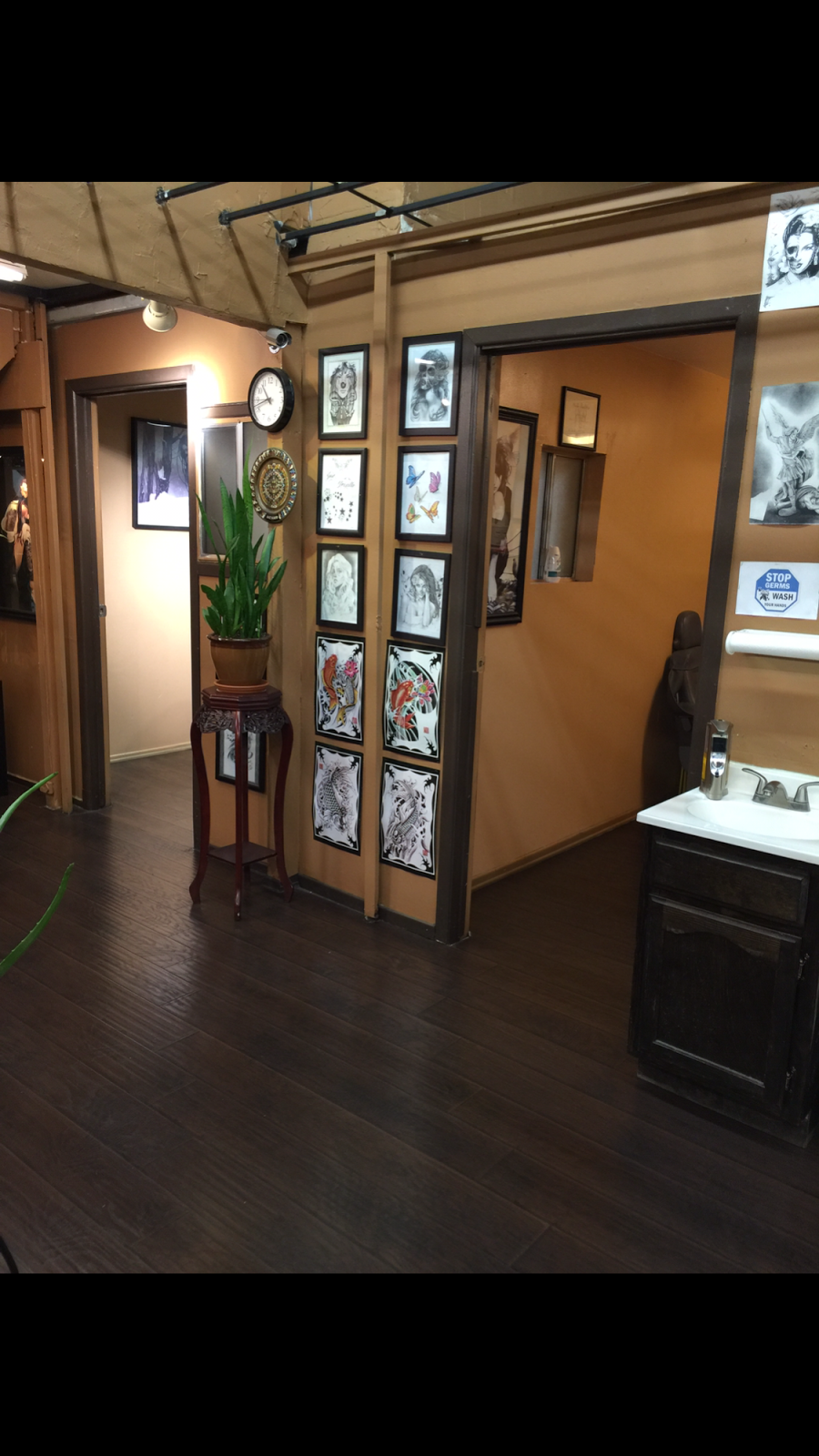 Southside Tattoo and Body pierce | 1600 West Slauson Avenue BOOTH, T-29, Los Angeles, CA 90047, USA | Phone: (323) 789-6469