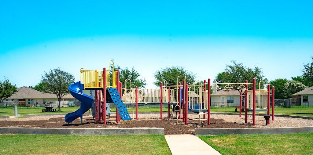 Claudias Playground | 933 W Bend Blvd, Burleson, TX 76028 | Phone: (817) 426-9291