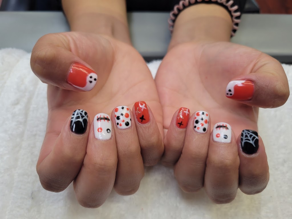 Iris Nail & Spa | 29 E Hancock St, Lansdale, PA 19446, USA | Phone: (215) 855-8117