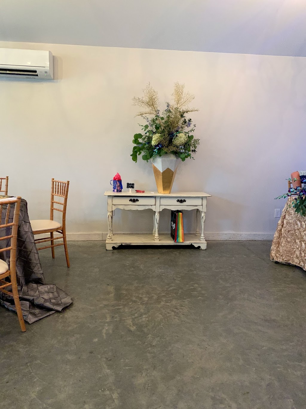 Jabez Floristry | 47 S Broad St E A, Angier, NC 27501, USA | Phone: (919) 639-0835