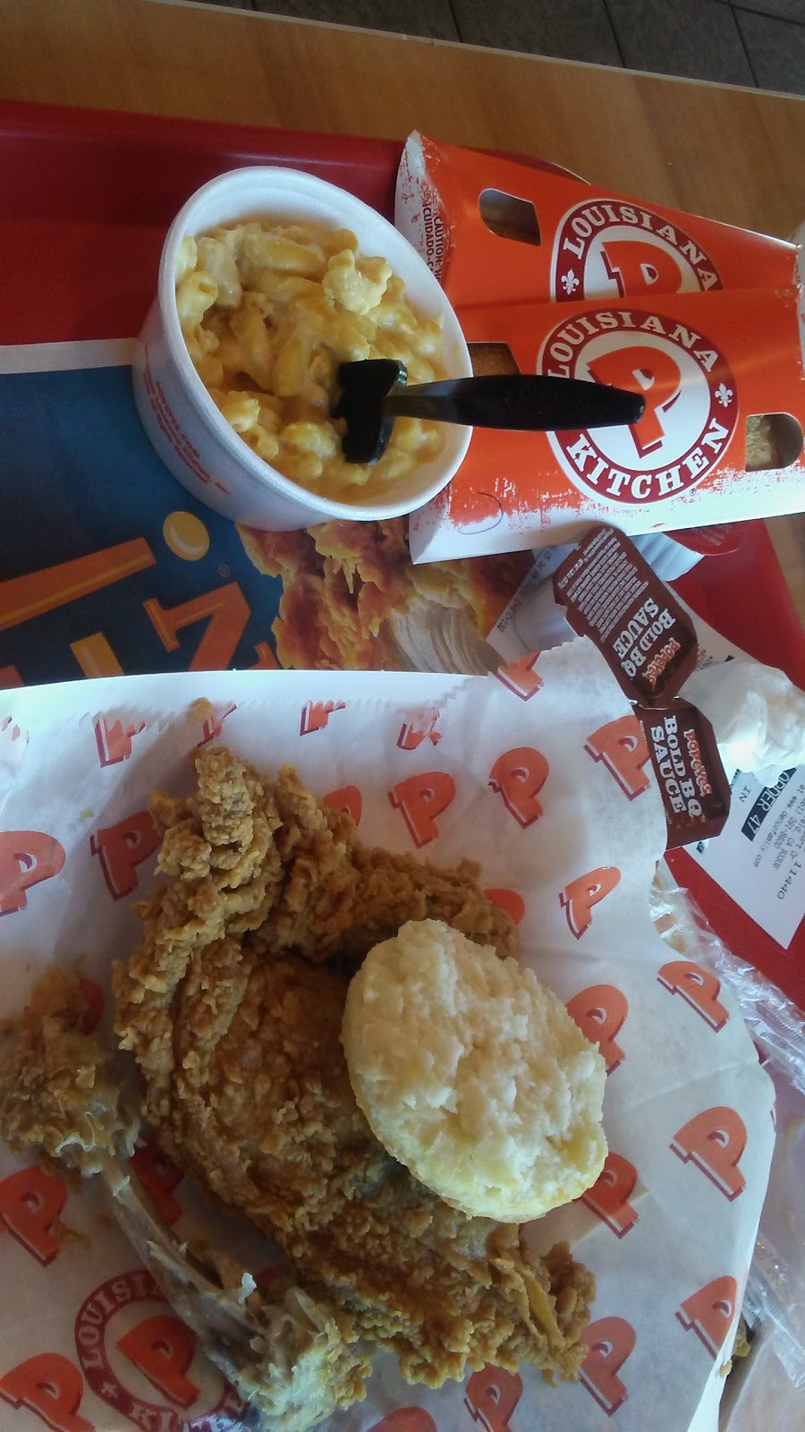 Popeyes Louisiana Kitchen | 703 Airport Dr, Bakersfield, CA 93308, USA | Phone: (661) 391-8600