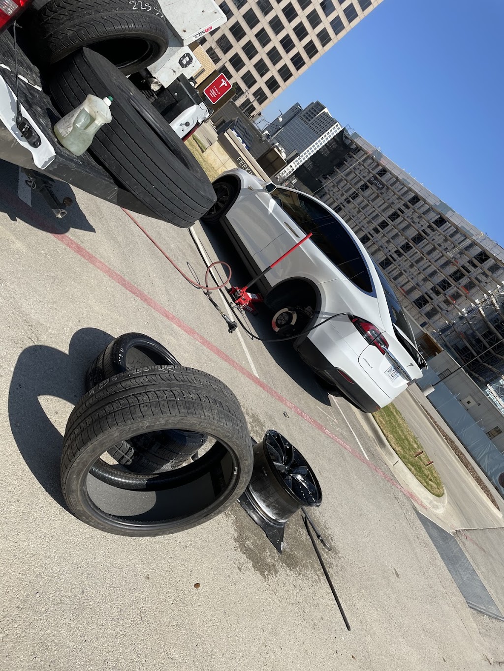 OSCAR’S 24 HRS MOBILE TIRE REPAIR SERVICIO DE LLANTAS 24 HORAS | 1933 SE 14th St, Grand Prairie, TX 75051, USA | Phone: (214) 650-7861