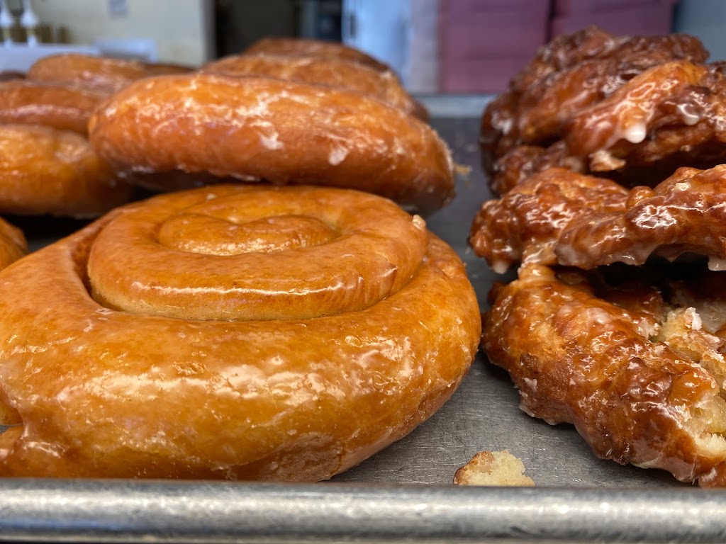 Stevenson Donuts & Bakery | 25814 Hemingway Ave, Stevenson Ranch, CA 91381, USA | Phone: (661) 799-7537