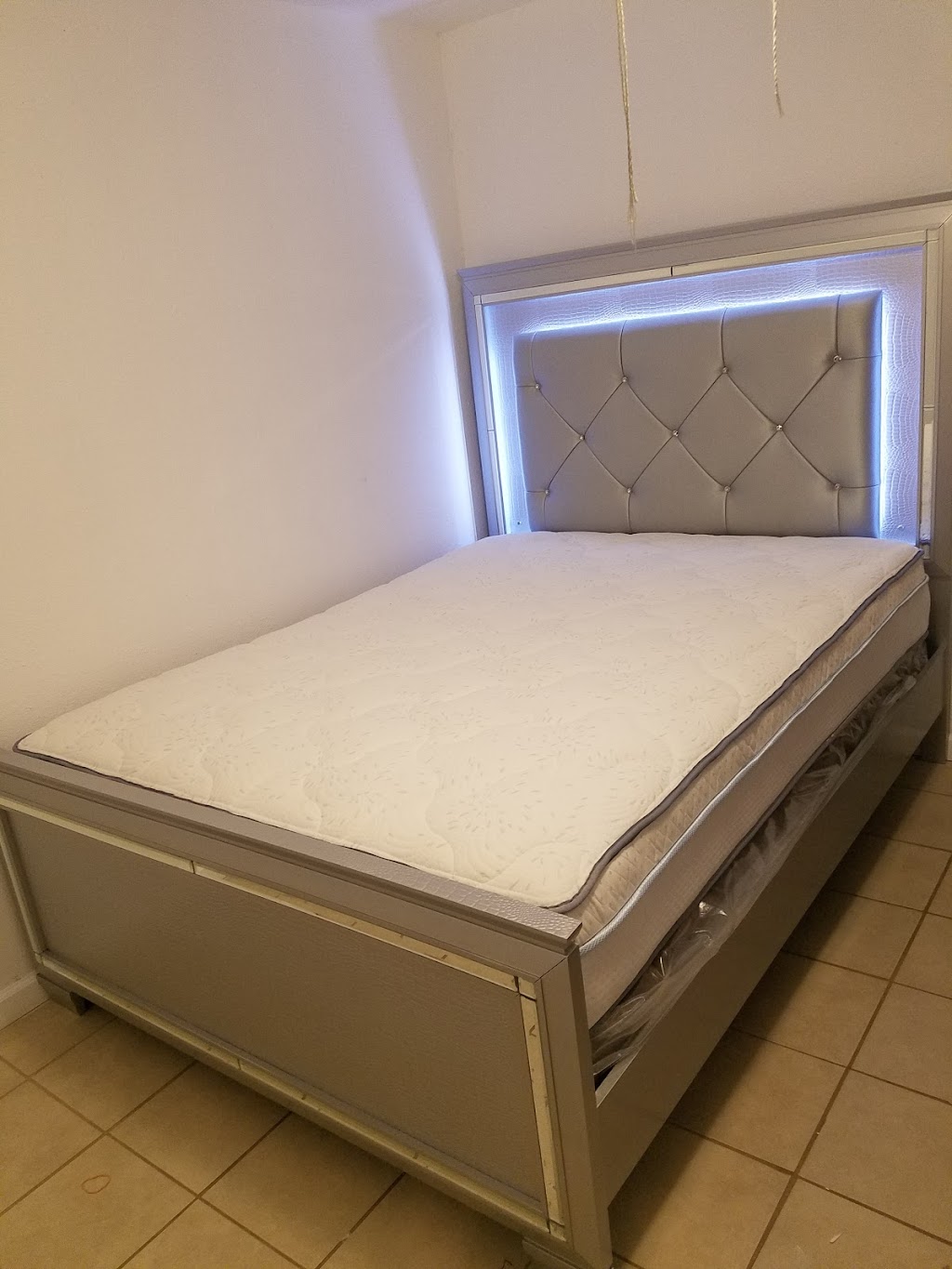 La Barata Home Decor Outlet | 11432 Long Beach Blvd, Lynwood, CA 90262, USA | Phone: (323) 476-8240