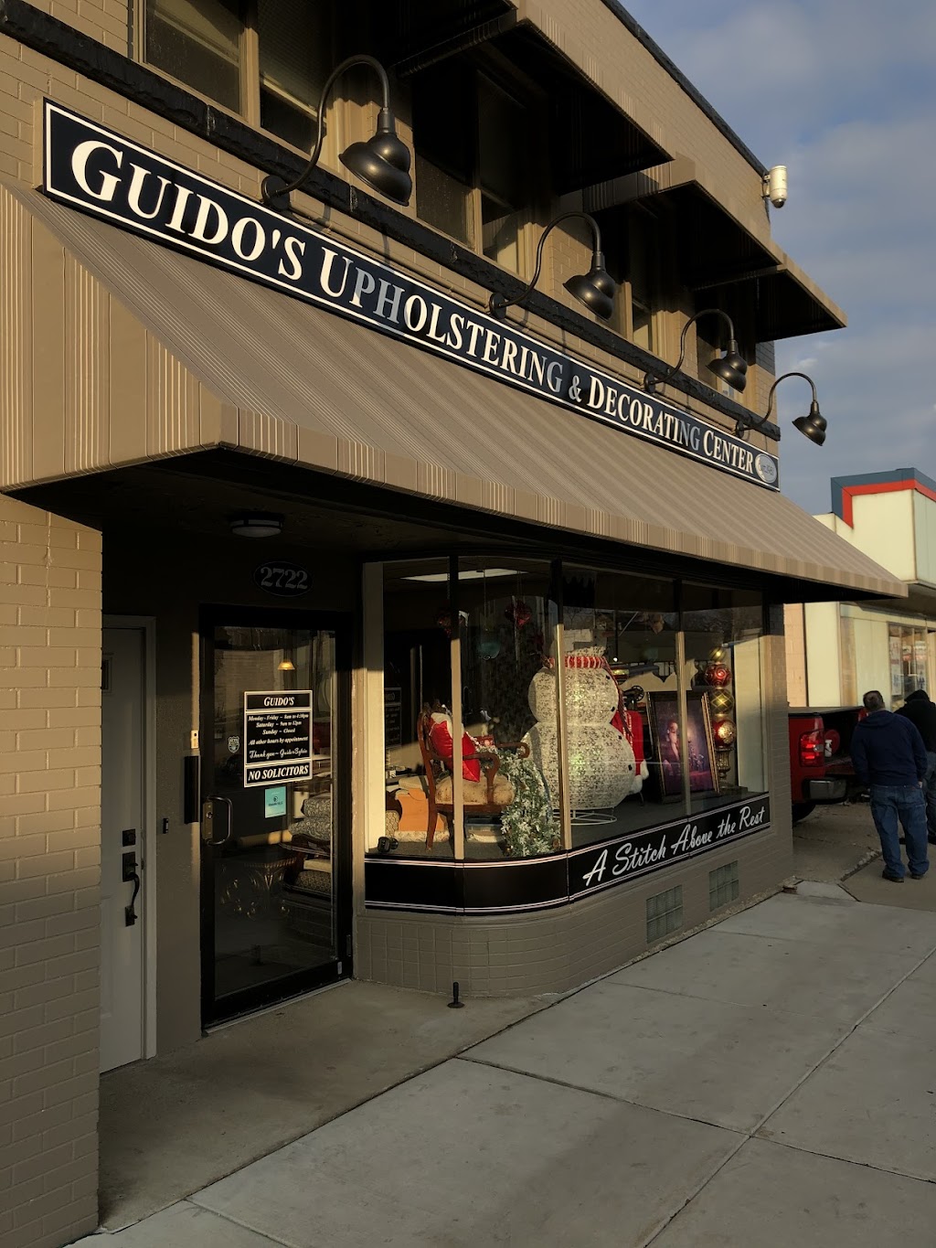 Guidos Upholstering-Decorating | 2722 Pine Ave, Niagara Falls, NY 14301 | Phone: (716) 284-6505