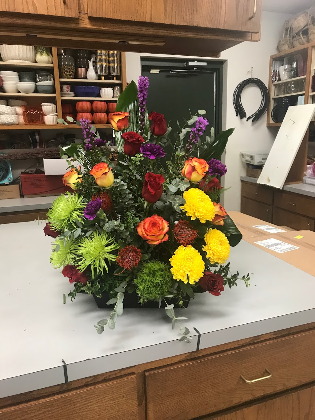 Flowers by Ruzen Florist & Flower Delivery | 520 Washington Rd, Newton, KS 67114, USA | Phone: (316) 283-1780