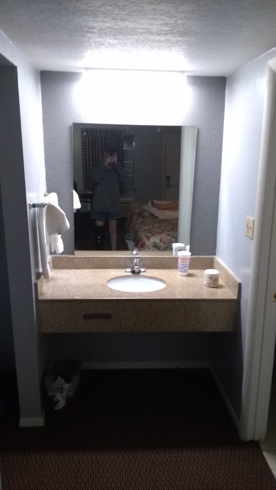 Wilshire Inn Motel | 1720 E E Main St, Cushing, OK 74023, USA | Phone: (918) 225-1900