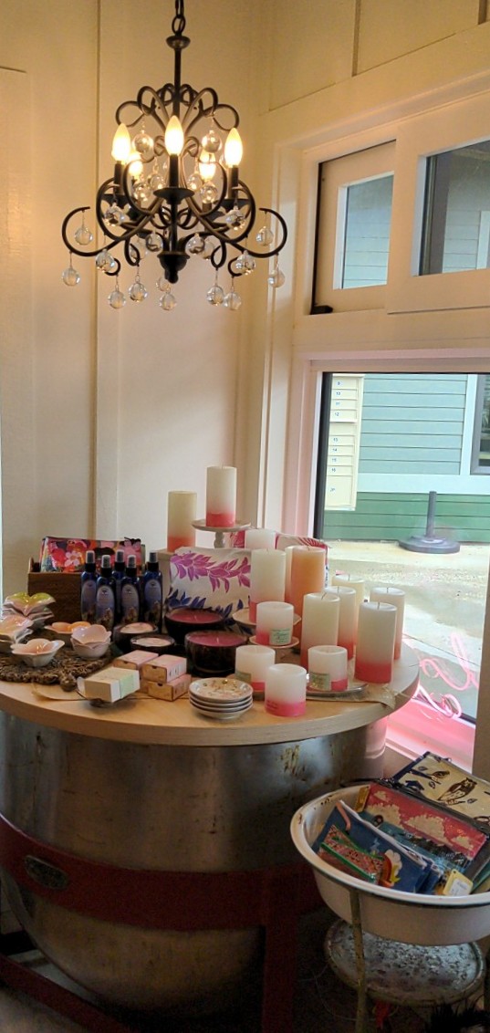 The White Barn Candle Co. | 1400 N Eagle Rd, Meridian, ID 83642, USA | Phone: (208) 855-0711