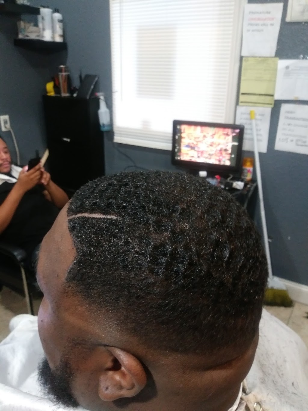 Headliners Barbershop of Plano | 6100 K Ave STE 103, Plano, TX 75074, USA | Phone: (214) 908-6294