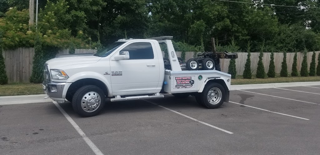 Hook N Book Towing | 8907 E US Hwy 40, Kansas City, MO 64129 | Phone: (816) 799-1312