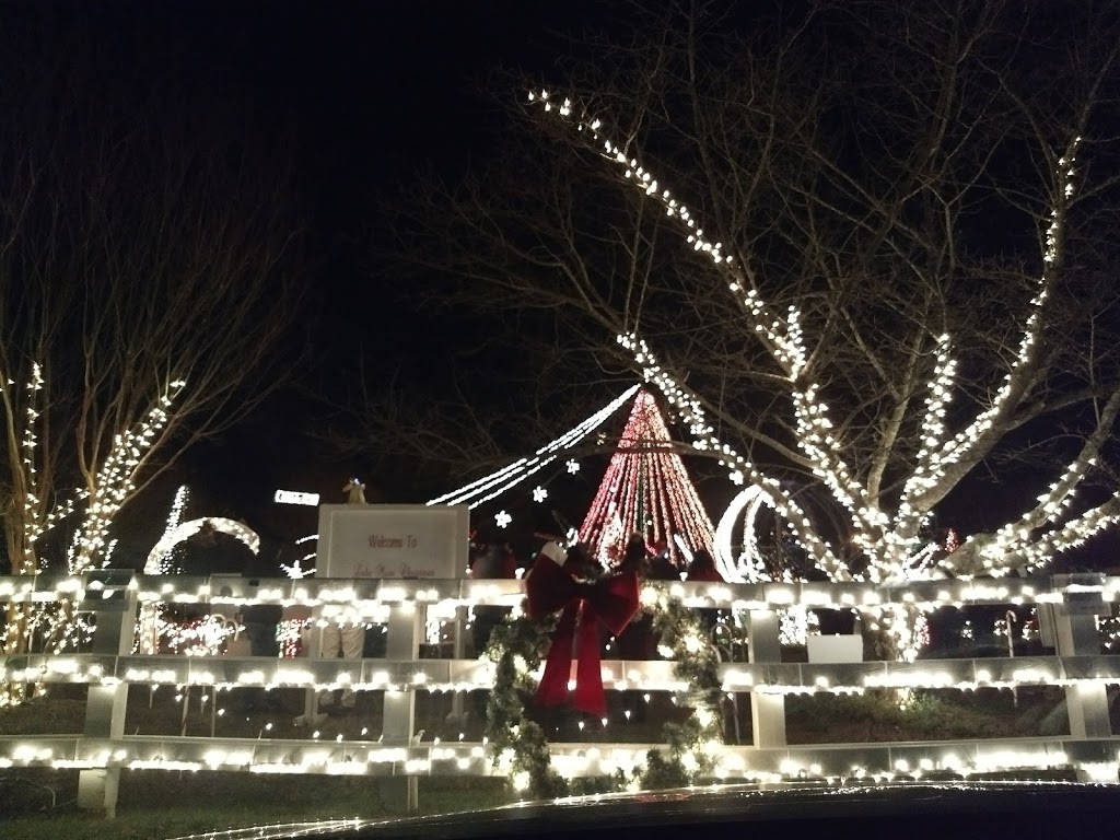 Lake Myra Christmas Light Show | 10 S Cypress St, Wendell, NC 27591, USA | Phone: (919) 339-2073