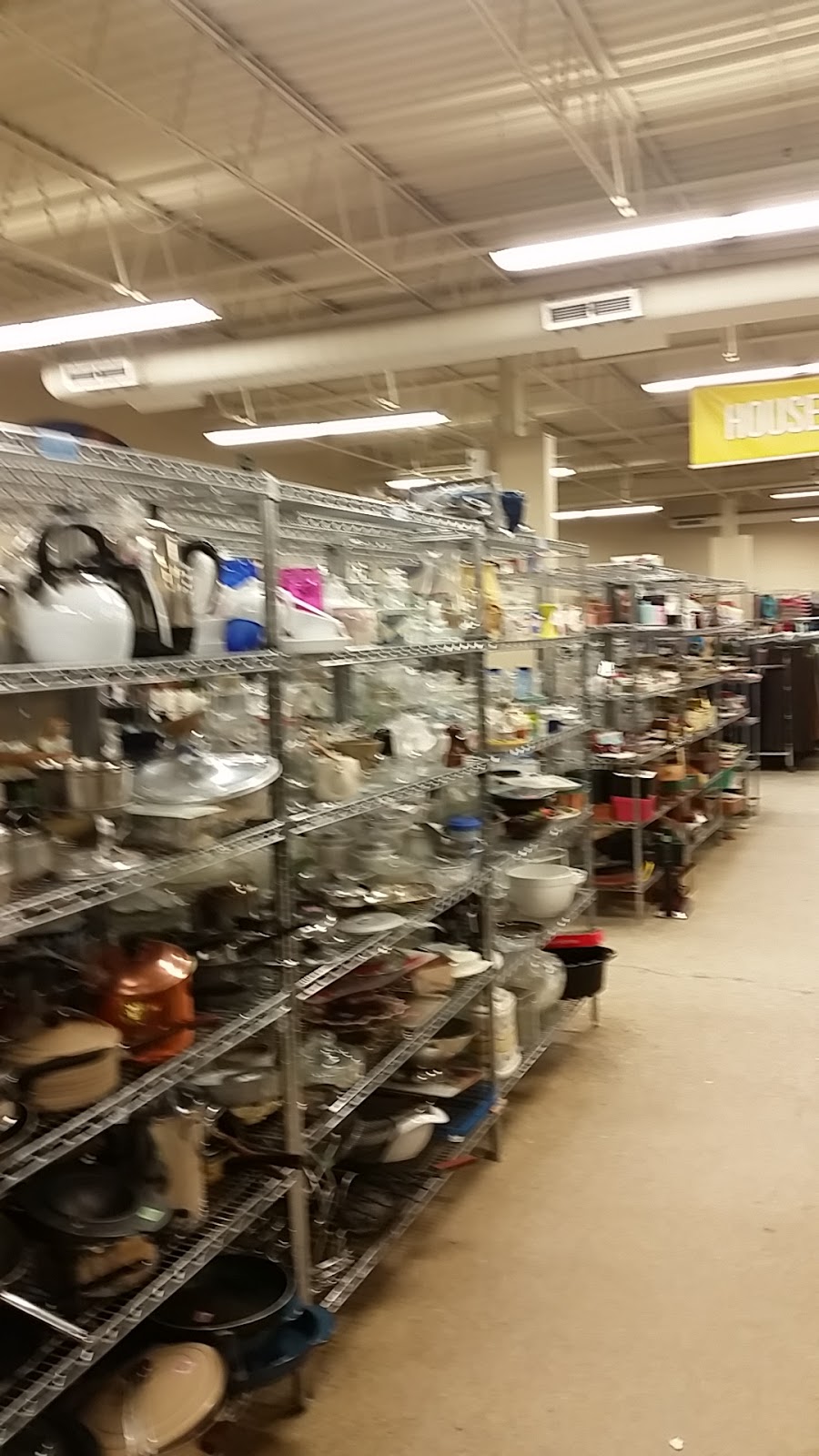 Goodwill Store & Donation Center | 1551 N Dryden Ave, Arlington Heights, IL 60004, USA | Phone: (847) 670-7311