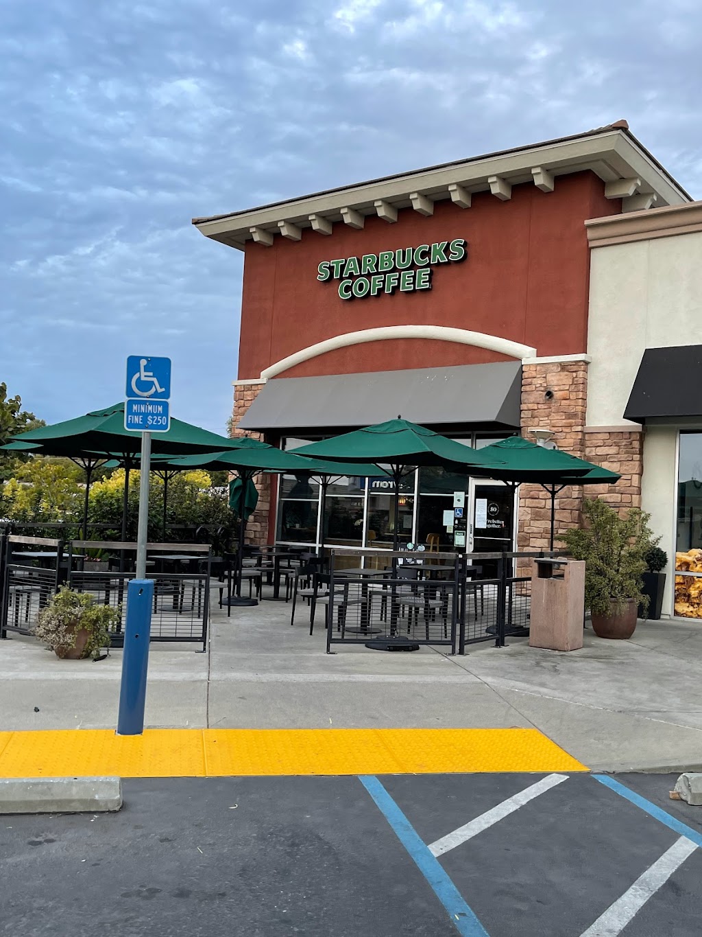 Starbucks | 195 Placerville Rd, Folsom, CA 95630, USA | Phone: (916) 817-2461