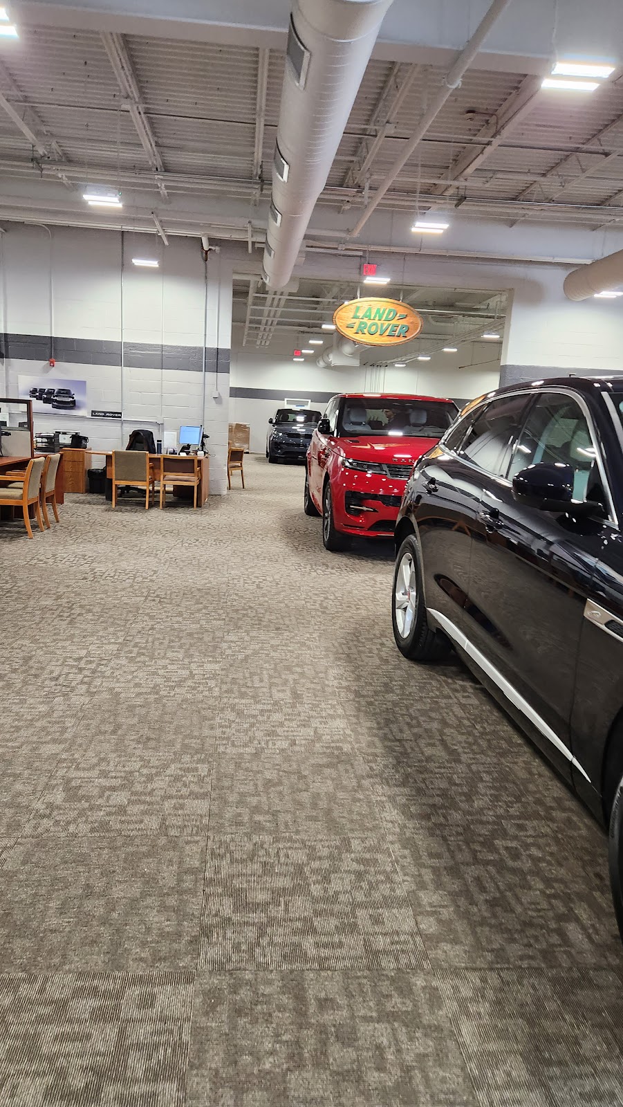 JLR Long Island | 70 Cedar Swamp Rd, Glen Cove, NY 11542, USA | Phone: (877) 830-4806