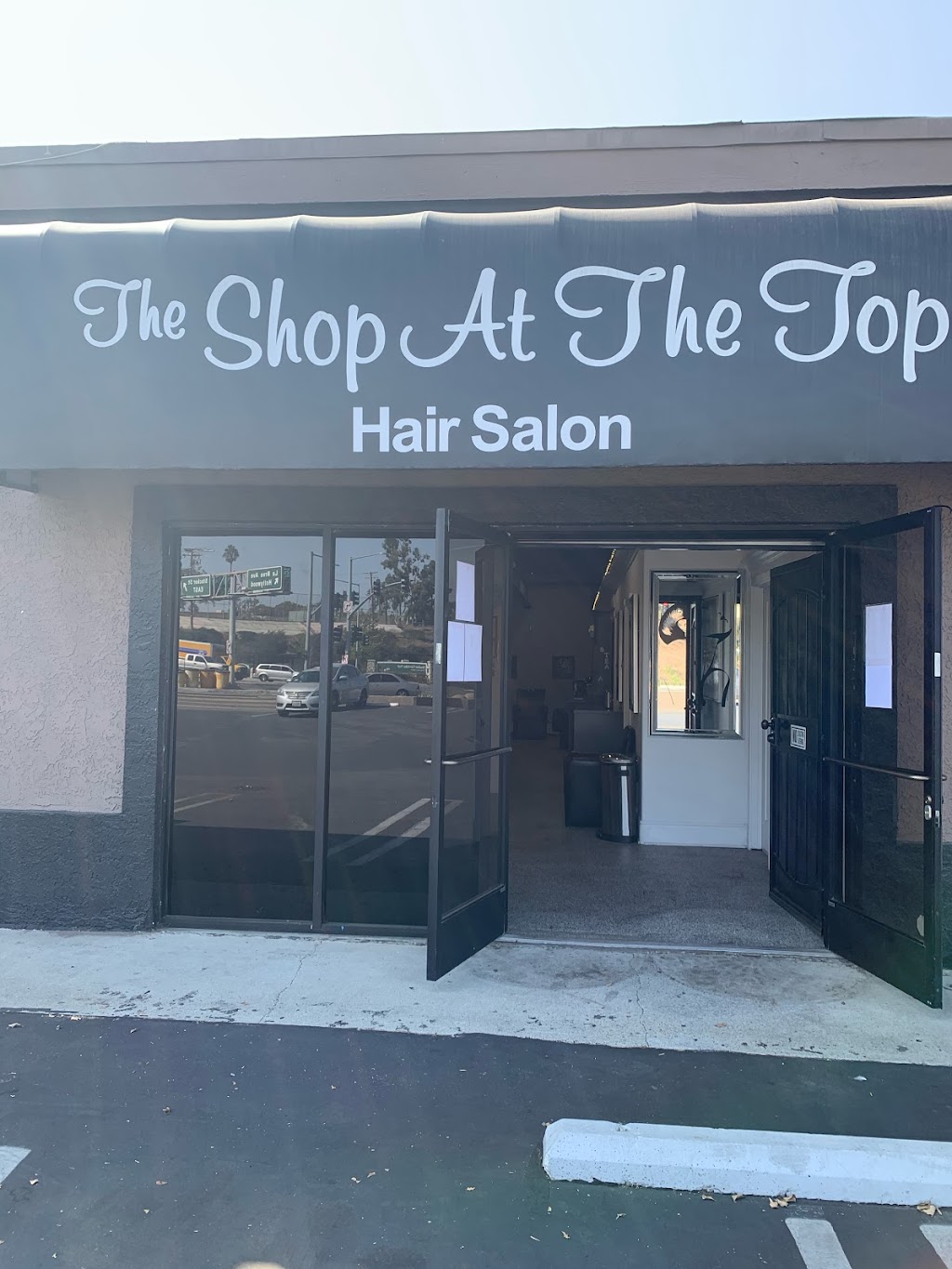 The Shop At The Top Hair Salon | 5003 S La Brea Ave B, Windsor Hills, CA 90056, USA | Phone: (424) 452-0880