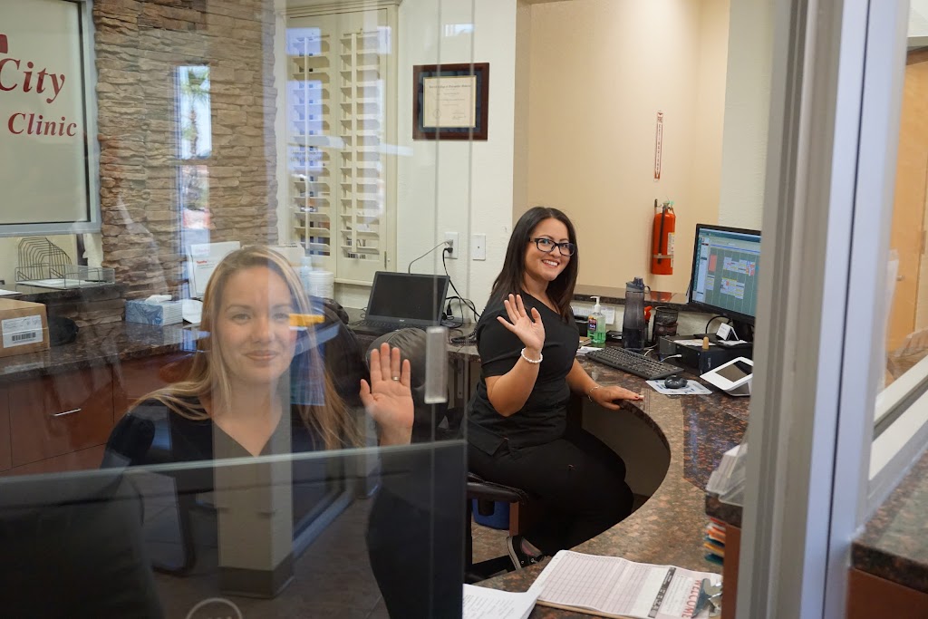 Sun City Medical Clinic | 1651 Joe Battle Blvd Suite A & C, El Paso, TX 79936, USA | Phone: (915) 849-9010