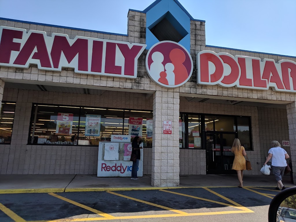 Family Dollar | 3195 Peters Creek Pkwy, Winston-Salem, NC 27127, USA | Phone: (336) 955-8689