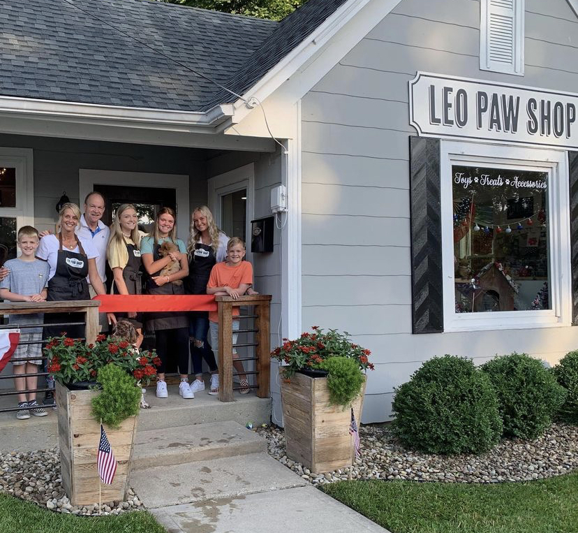 Leo Paw Shop | 15025 Center St, Leo, IN 46765, USA | Phone: (260) 341-2512