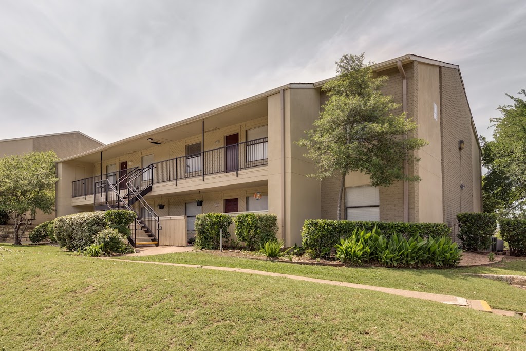 High Point Village Apartments | 2400 Wickersham Ln, Austin, TX 78741, USA | Phone: (512) 504-7748