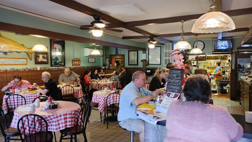 Maries Family Diner | 13193 Broadway, Alden, NY 14004, USA | Phone: (716) 937-4151