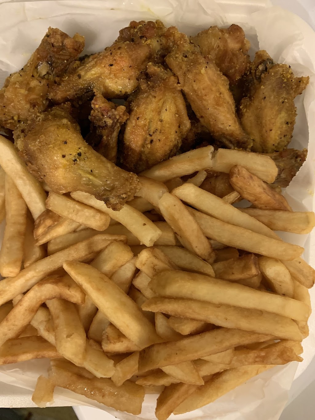 Kings Wings | Bessemer Plaza Shopping Center, 733 9th Ave N, Bessemer, AL 35020, USA | Phone: (205) 424-5599