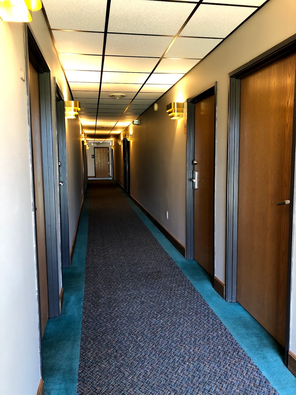 Oakland Express Motel | 911 NE-32, Oakland, NE 68045, USA | Phone: (402) 685-5942