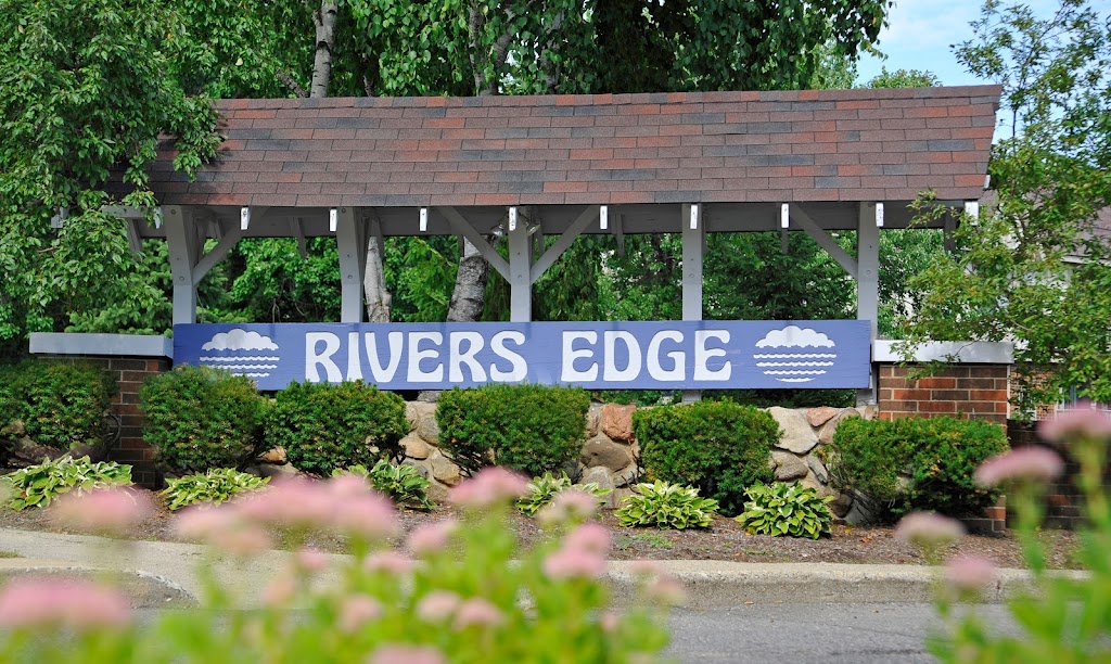 Rivers Edge Apartments | 504 Maplebrook Ln, Waterford Twp, MI 48327, USA | Phone: (844) 468-9559