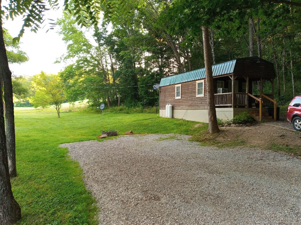 Hocking Hills Backwoods Retreat | 15998 OH-678, Rockbridge, OH 43149, USA | Phone: (740) 385-4171