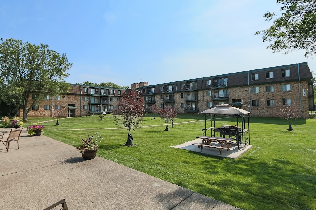 Glen Pond Apartments | 1364 High Site Dr, Eagan, MN 55121, USA | Phone: (651) 454-2221