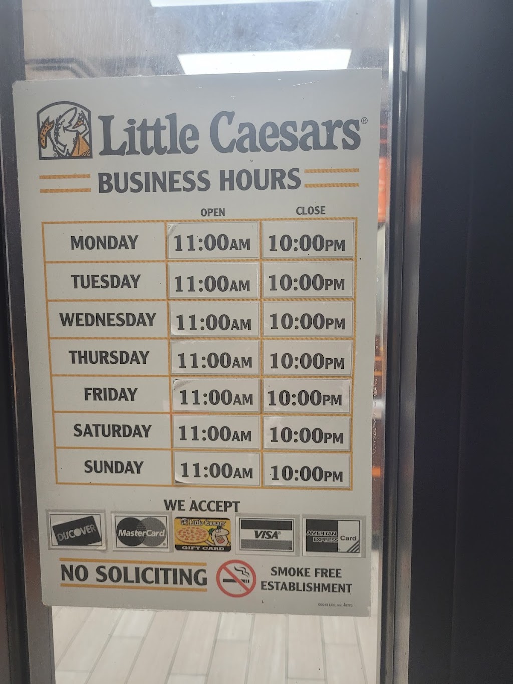 Little Caesars Pizza | 935 10th St, Floresville, TX 78114, USA | Phone: (830) 393-6555