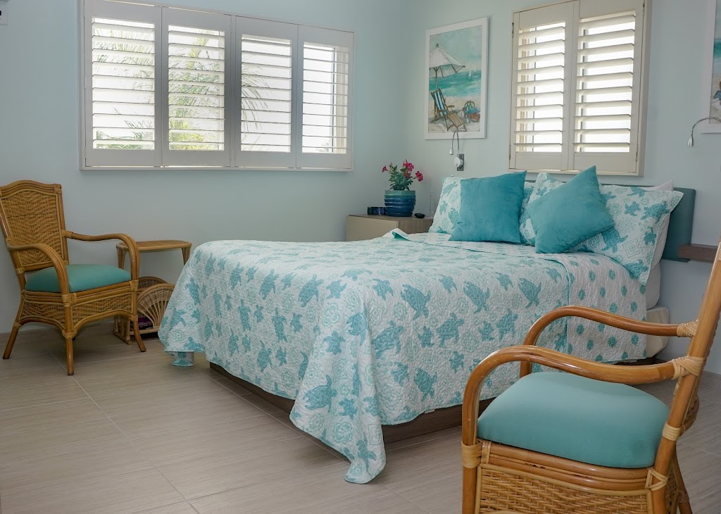 Island House Apartment Motel | 205 Casey Key Rd, Nokomis, FL 34275, USA | Phone: (941) 488-1719