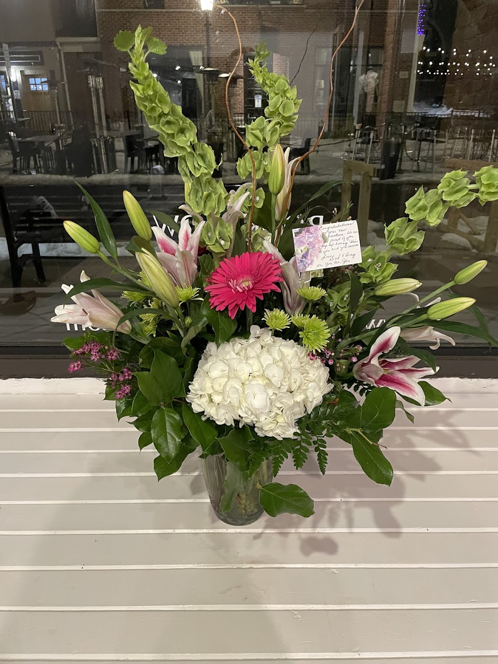 Donna & Larrys Flowers | 1063 Novi Rd, Northville, MI 48167, USA | Phone: (248) 349-2380