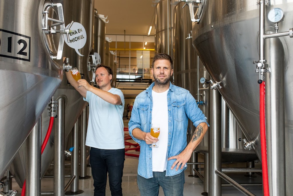 Two Chefs Brewing | Moezelhavenweg 6, 1043 AM Amsterdam, Netherlands | Phone: 020 894 8944