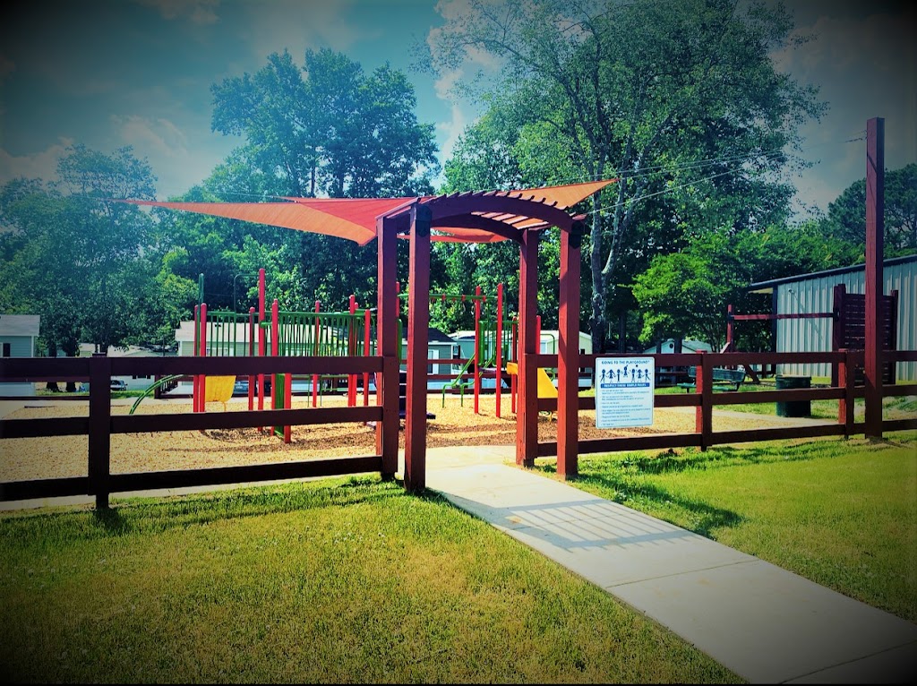 Four Seasons | 100 Apollo Dr, Fayetteville, GA 30214, USA | Phone: (770) 964-2333