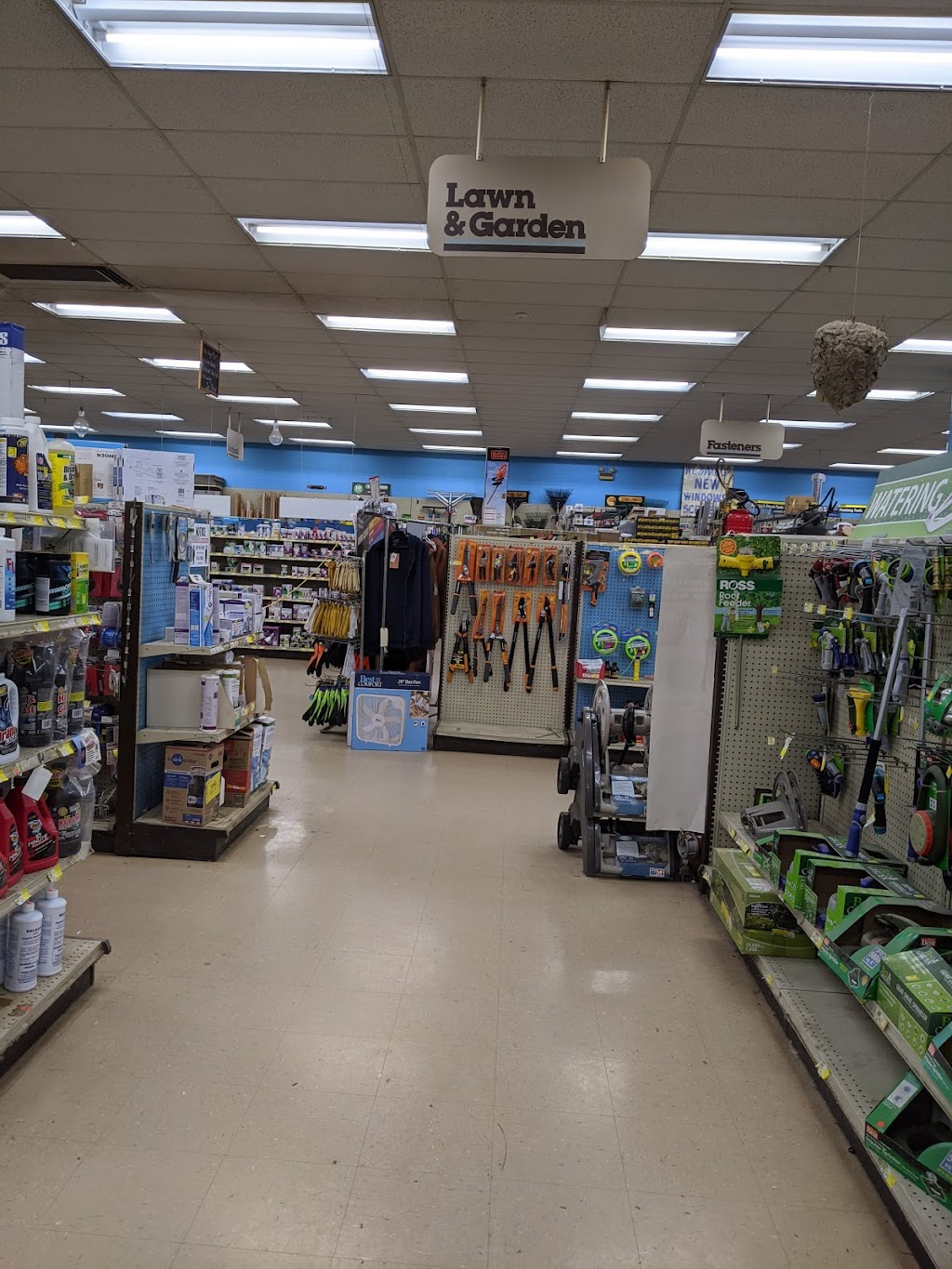 Oakwood Village Hardware & Supply | 23479 Broadway Ave, Bedford, OH 44146, USA | Phone: (440) 232-0245